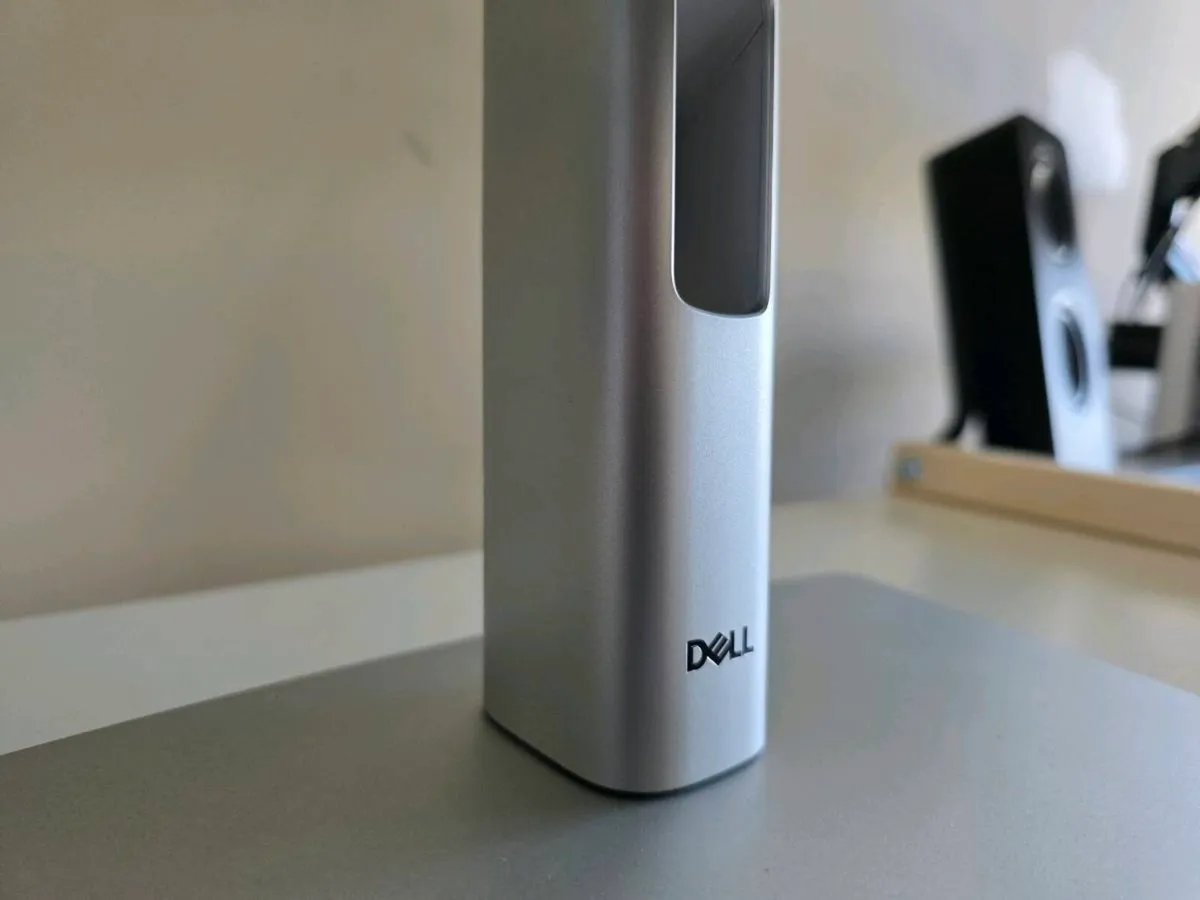Dell UltraSharp 27" 4K monitor - Image 2