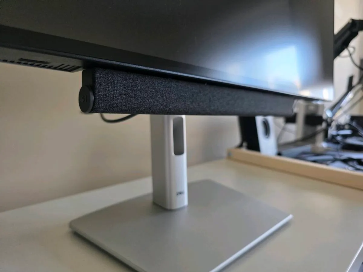 Dell UltraSharp 27" 4K monitor - Image 3
