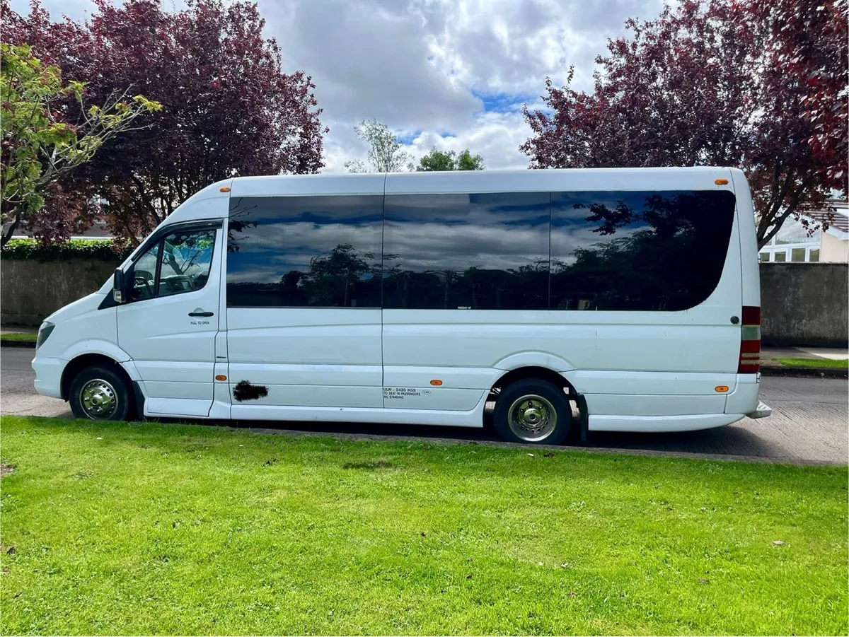 Mercedes Sprinter 16 Seater Minibus - Image 1