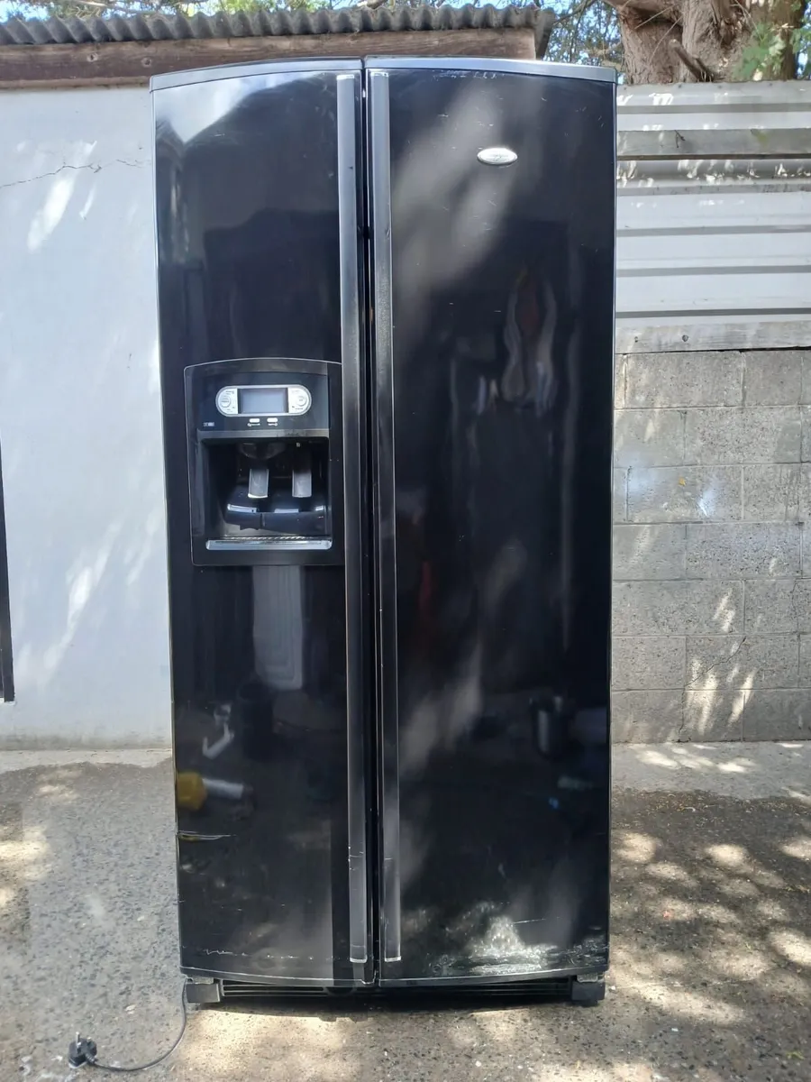 VERY BIG AMERICAN FRIDGE AND FREEZER - Image 1