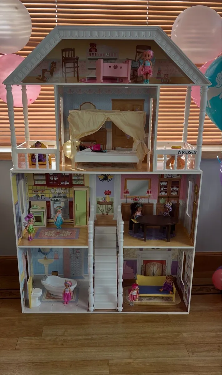 Kid Kraft large doll house - very good condition