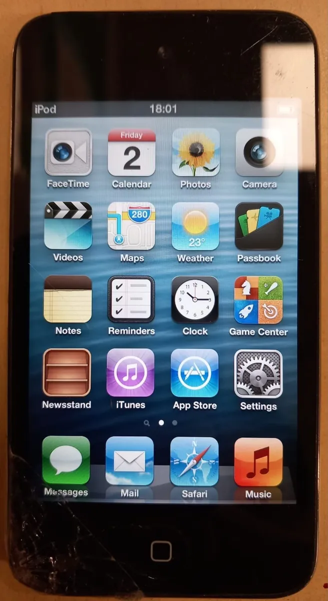 Apple iPod Touch 4th Generation MC544NF/A Black ( - Image 1