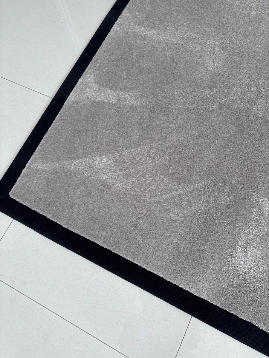 Large wool rug - Image 2