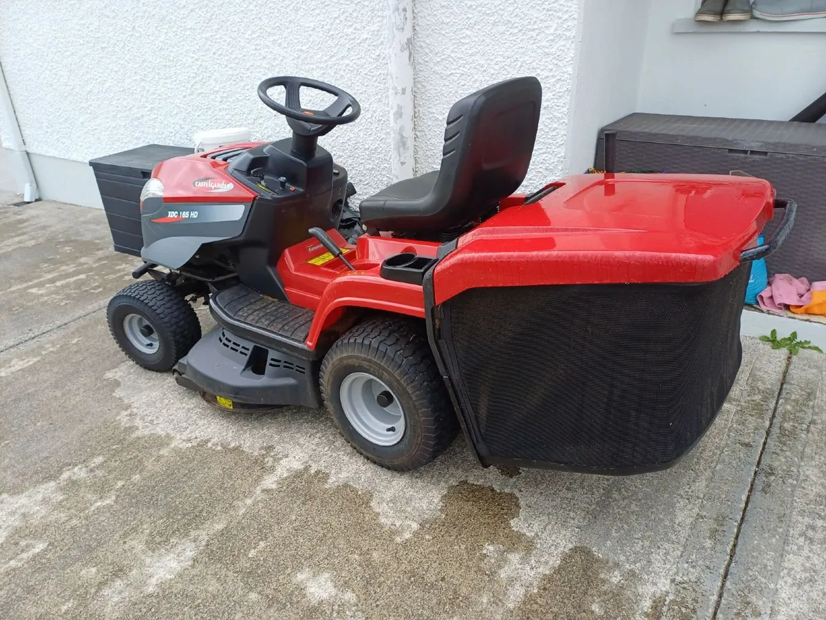 Castle Garden Ride on Lawn Mower - Image 1