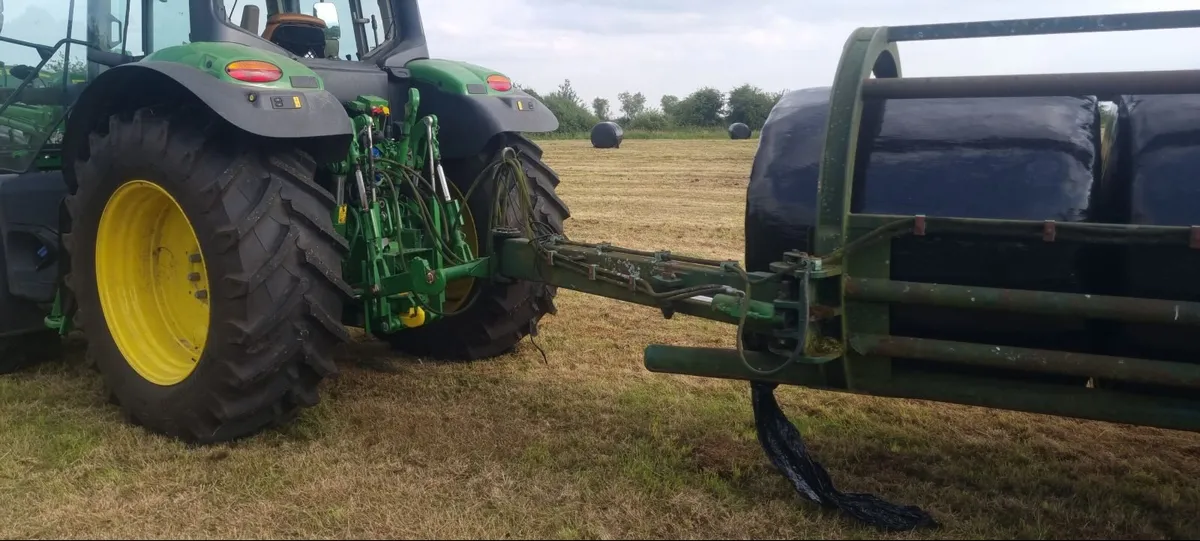 Malone Self-Loading 4 Bale Carrier - Image 2