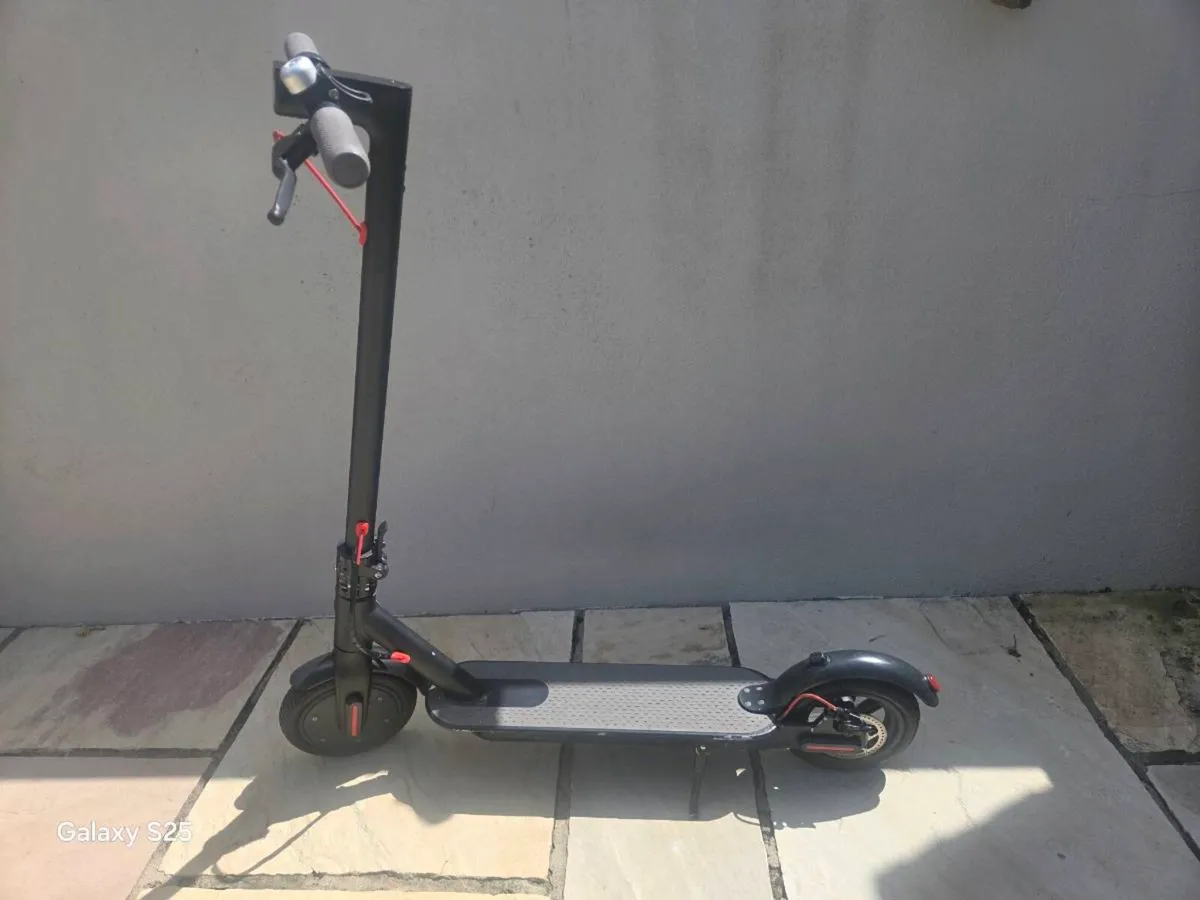 Electric scooter - Image 2