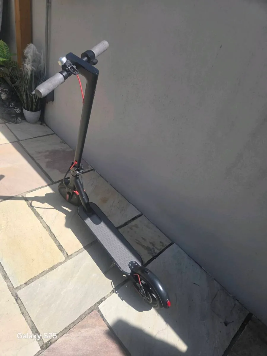 Electric scooter - Image 4
