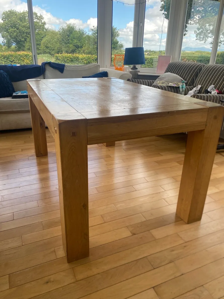 Solid oak table - Image 1