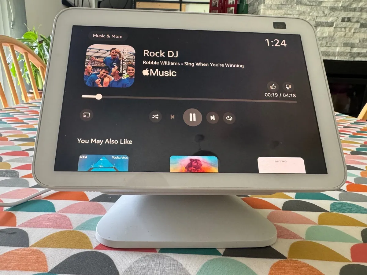 Alexa Show 8 Gen 2 with stand - Image 2