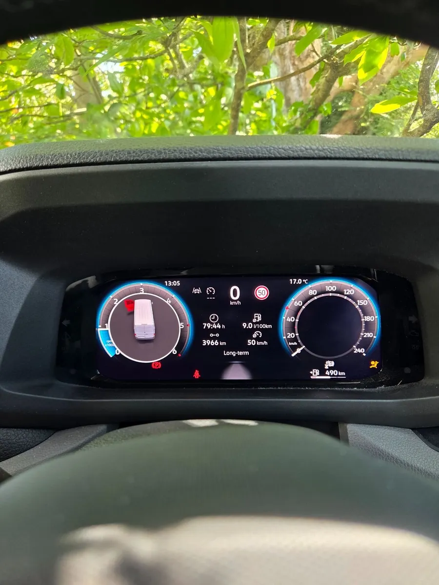 Campervan 251 C .... Only 3996km on clock. - Image 2