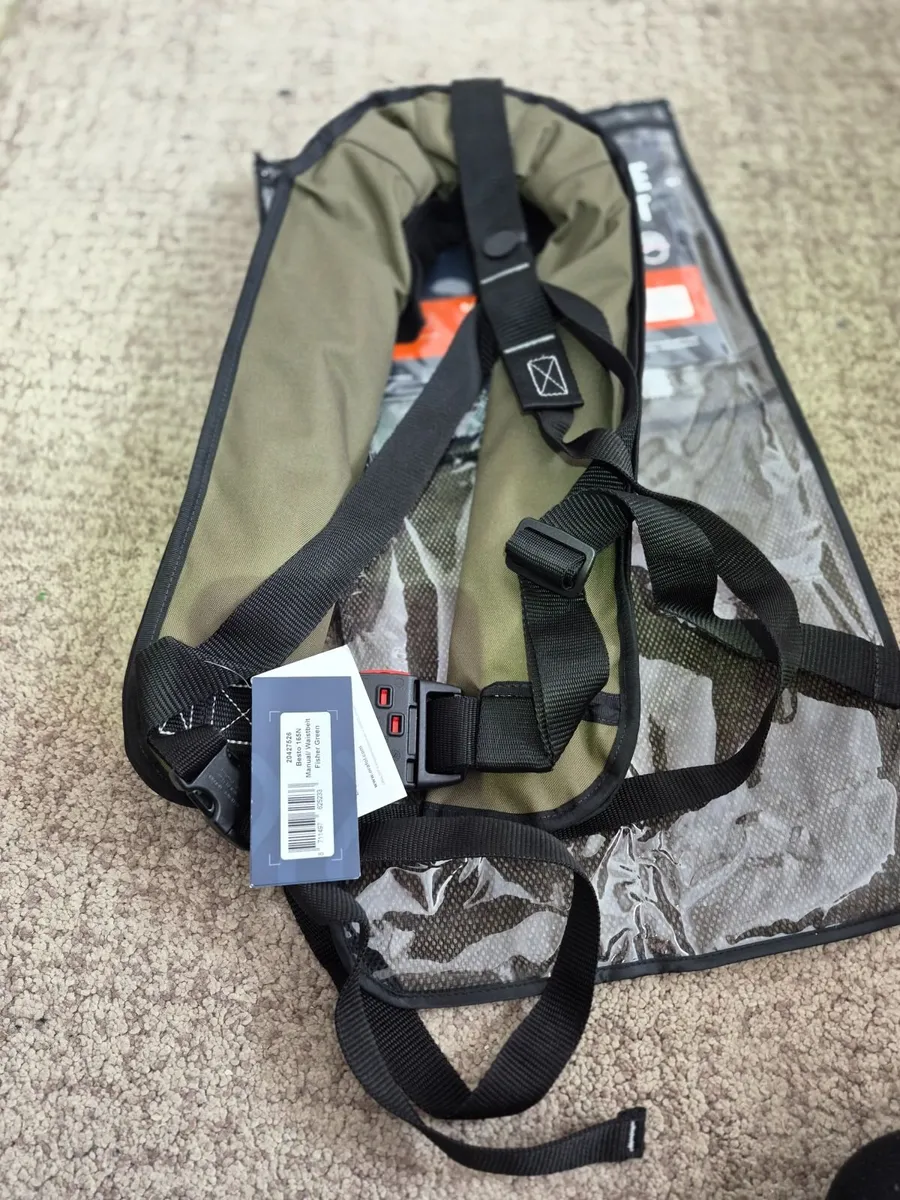 Besto 165N manual lifejacket - Image 4
