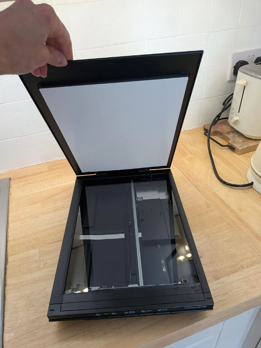 Canon high resolution colour scanner - like new - Image 4