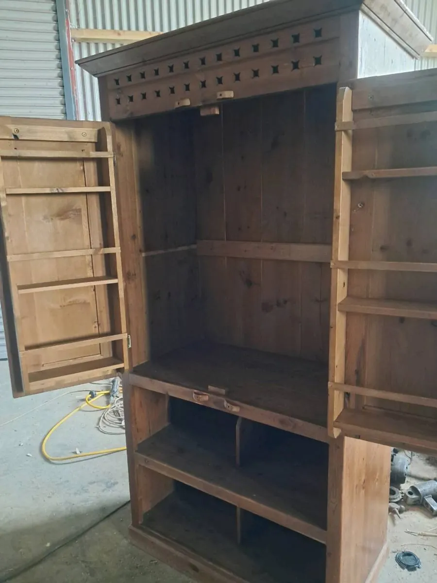 Free standing unit - Image 2