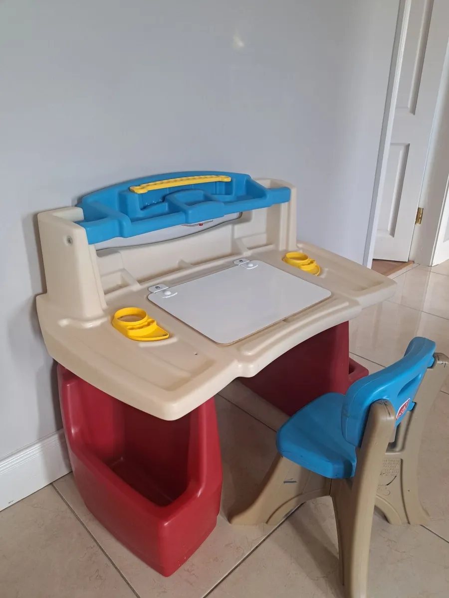 Step 2 Art Activity Desk - Image 3