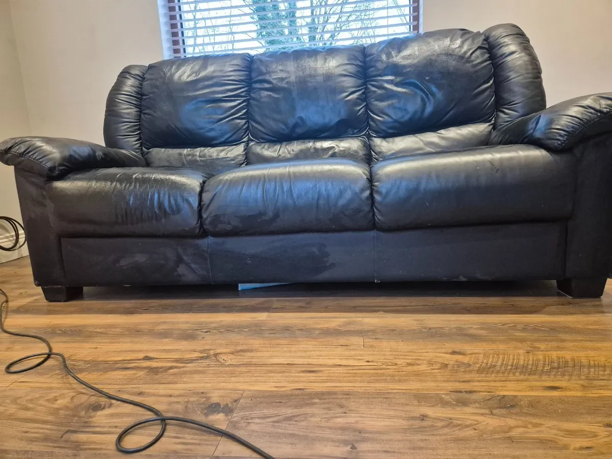 LEATHER SOFA - Image 1
