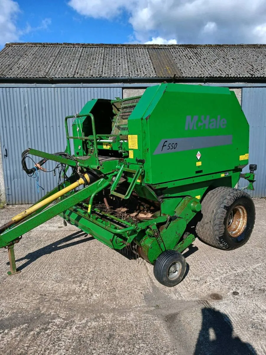 Round baler - Image 1