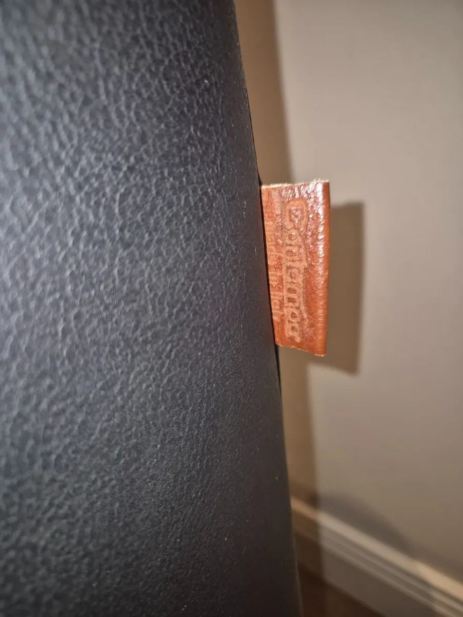 LEATHER SOFA - Image 4