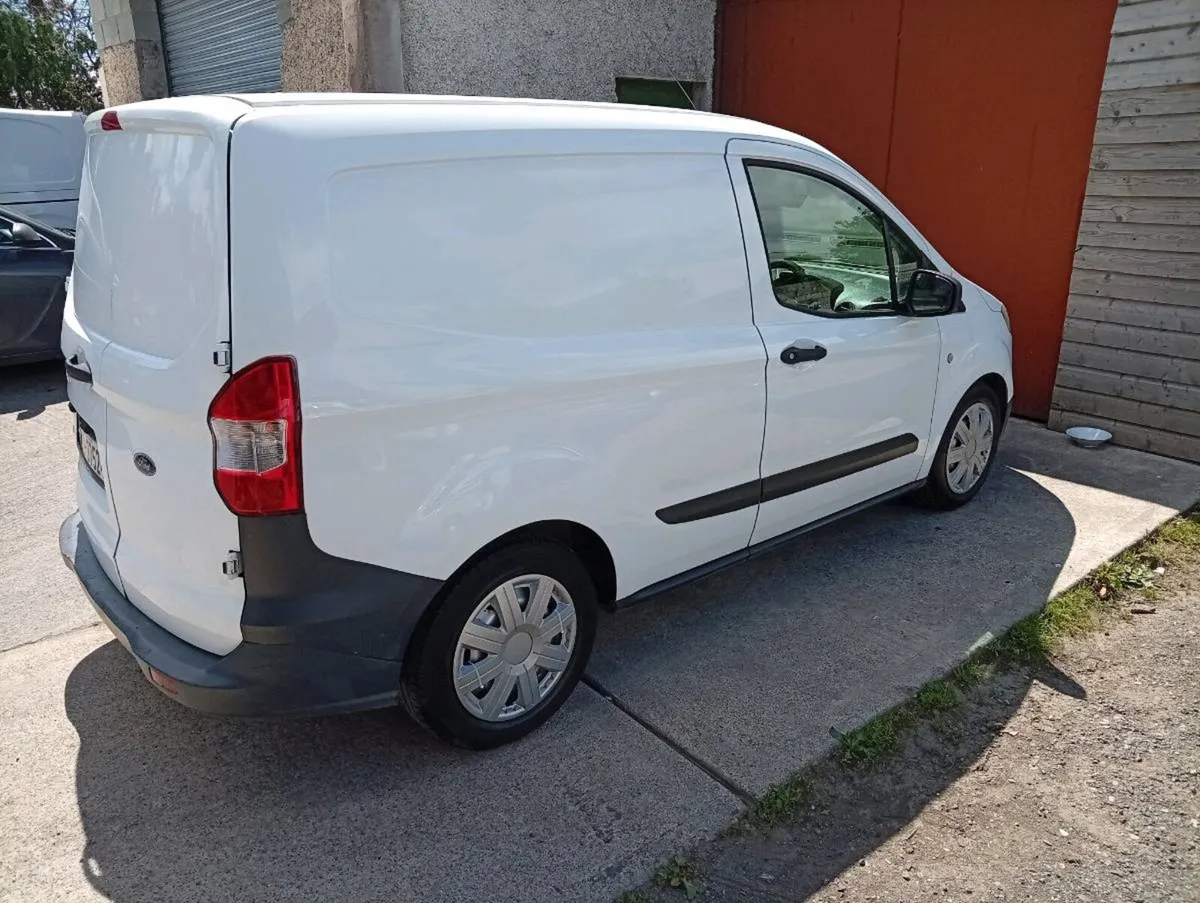 Ford transit courier - Image 3
