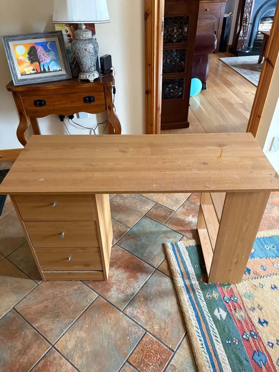 Desk - Image 2