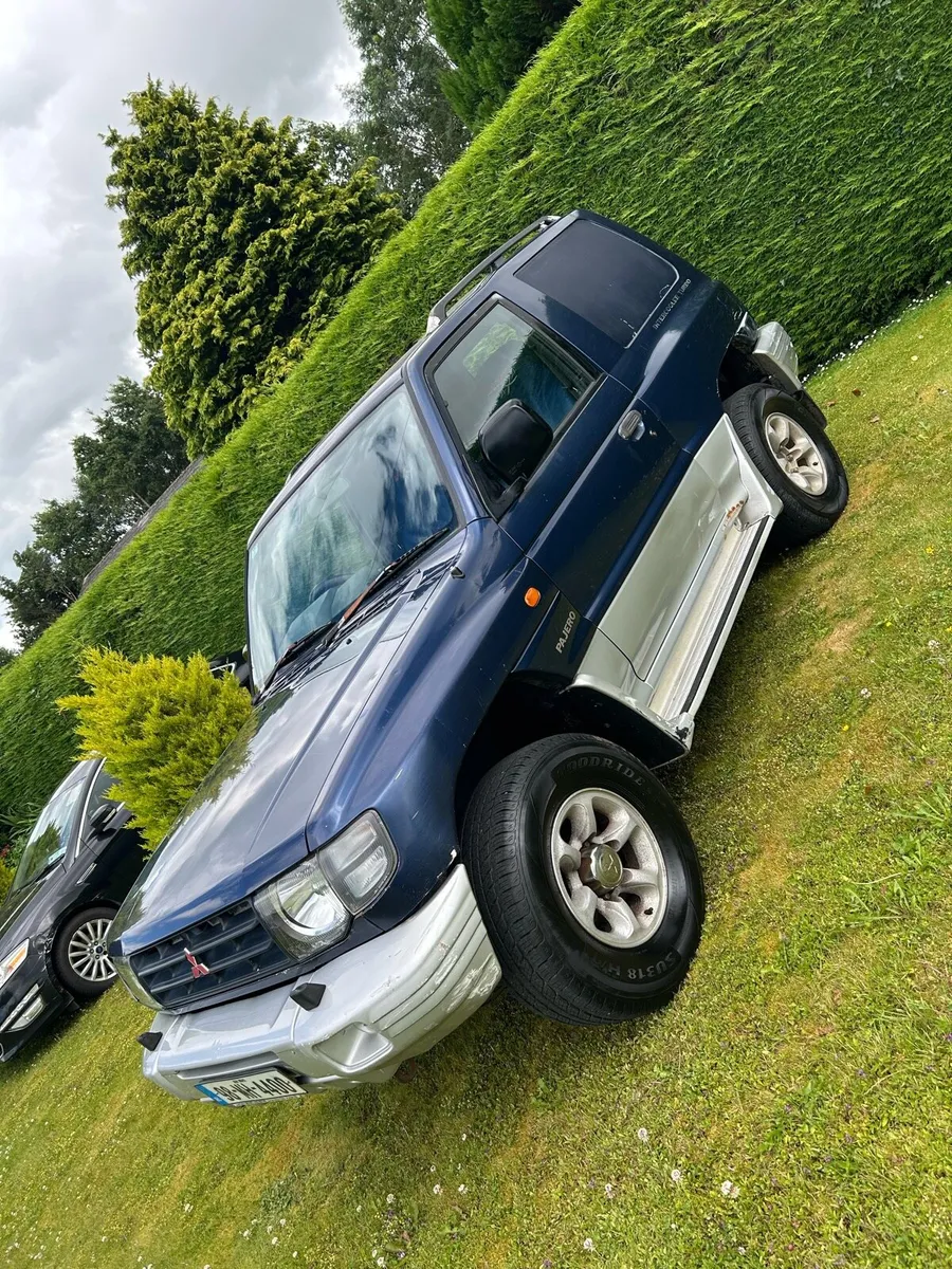 1998 Mitsubishi pajero - Image 3