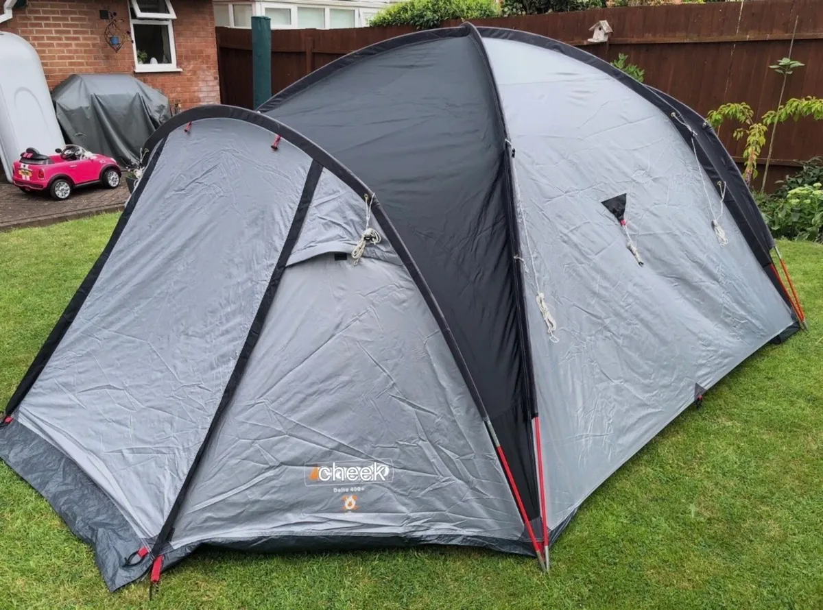 Vango pole tent - Image 1