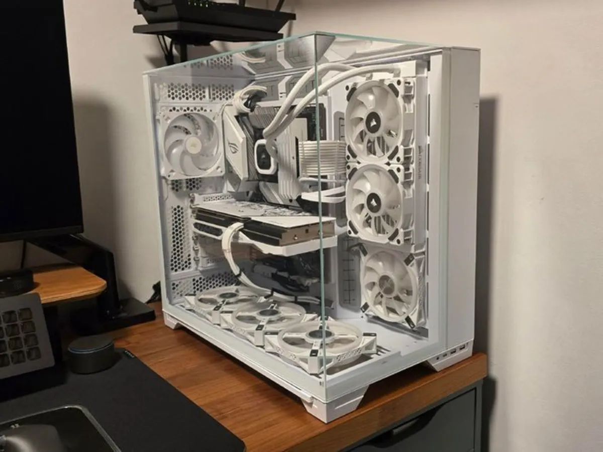 Custom Built Lian-Li RGB Artic Desktop Gaming PC - Image 3