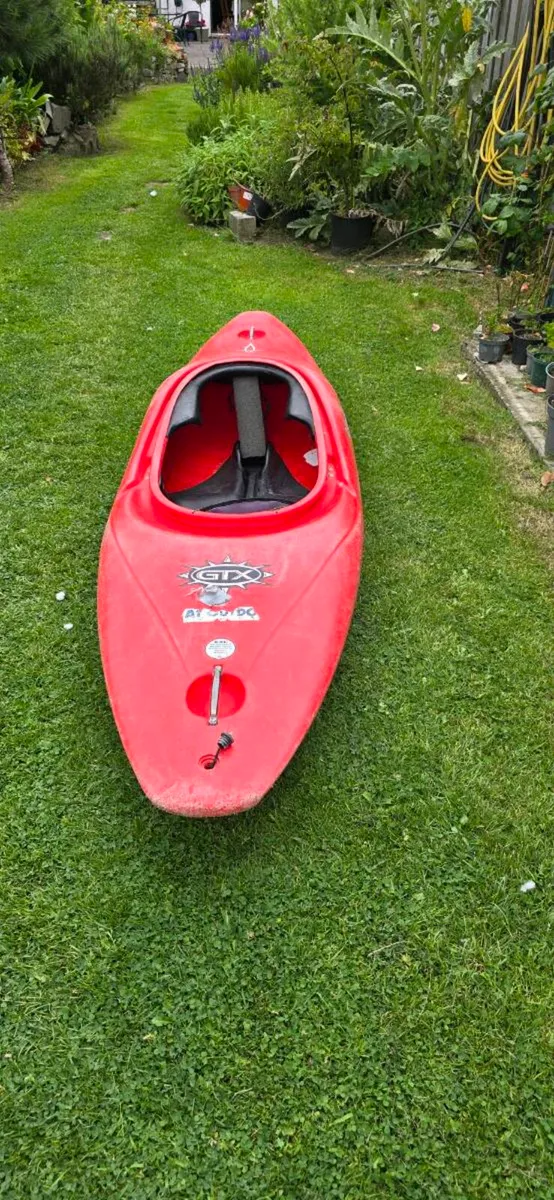Dagger GTX kayak - Image 3