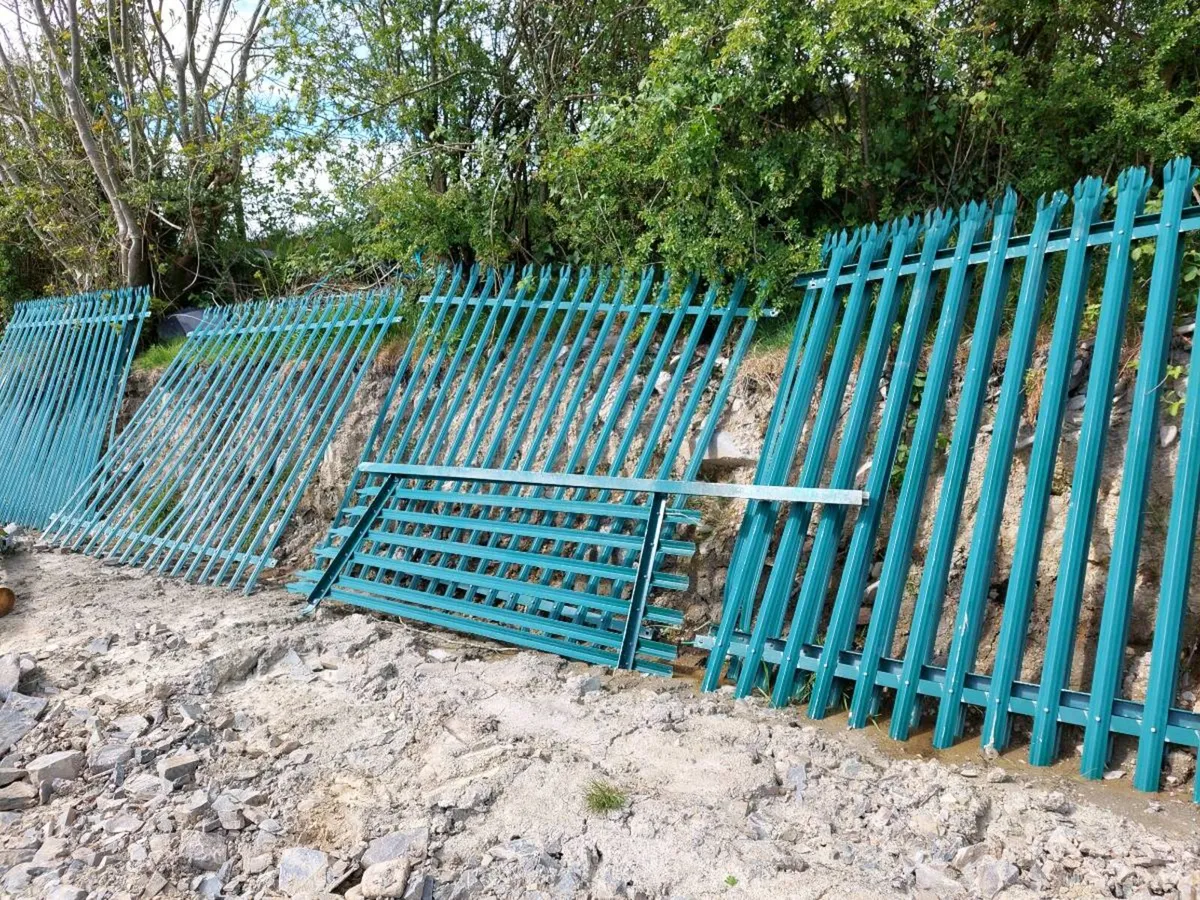 Palisade fencing - Image 1