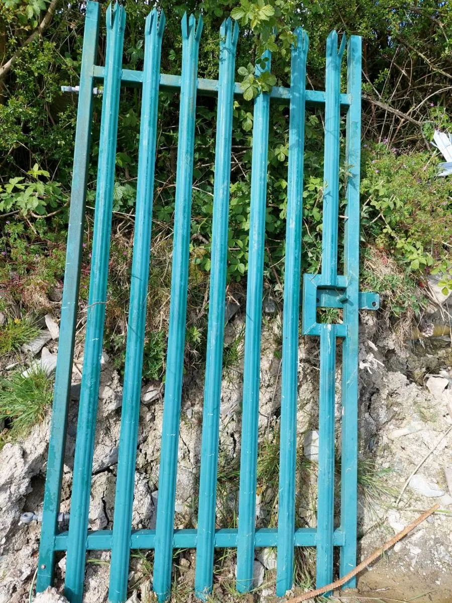 Palisade fencing - Image 3