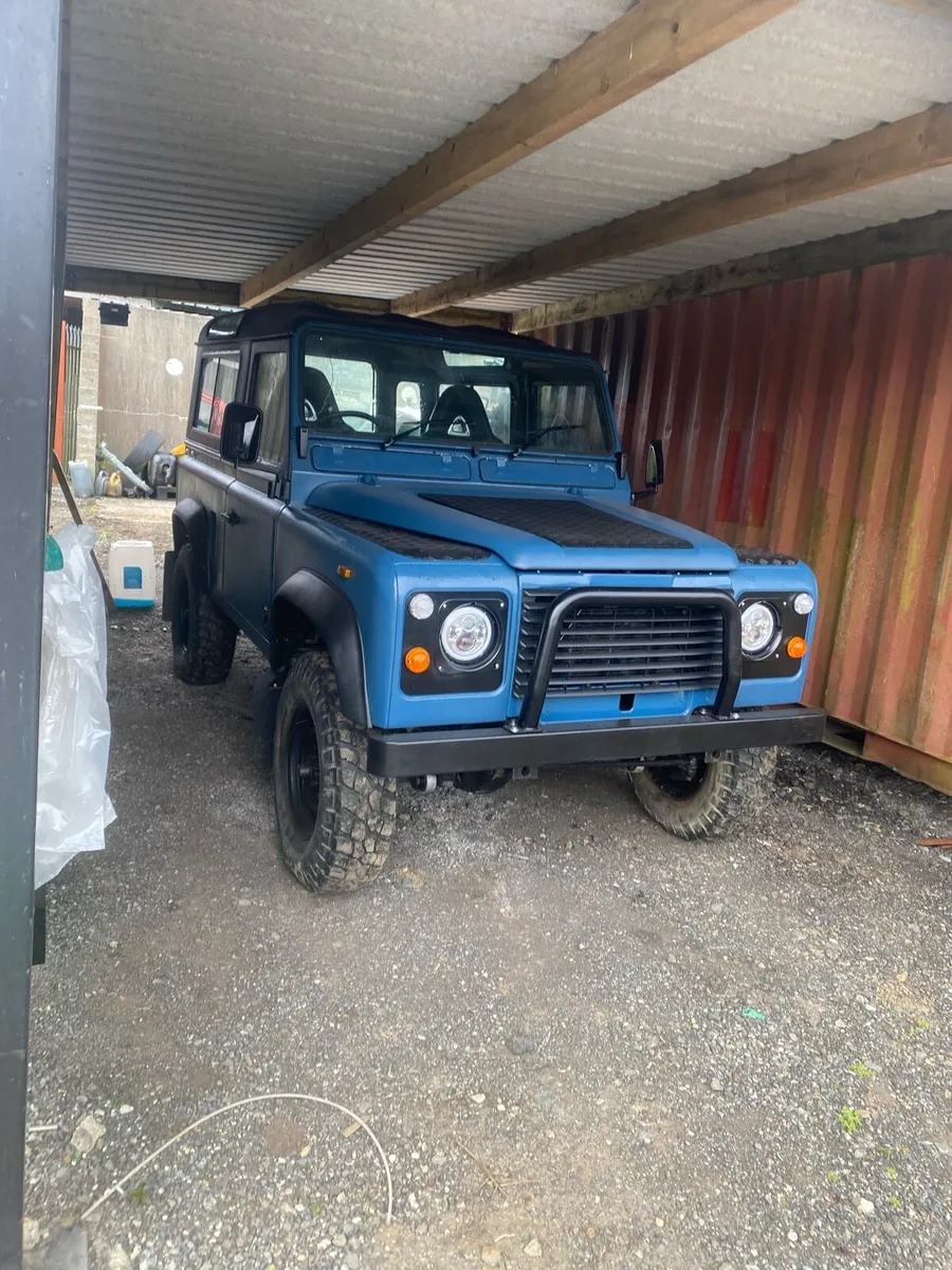 Land Rover defender - Image 2