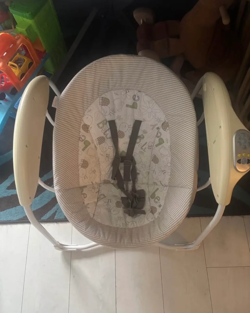 Baby swing chair - Image 1