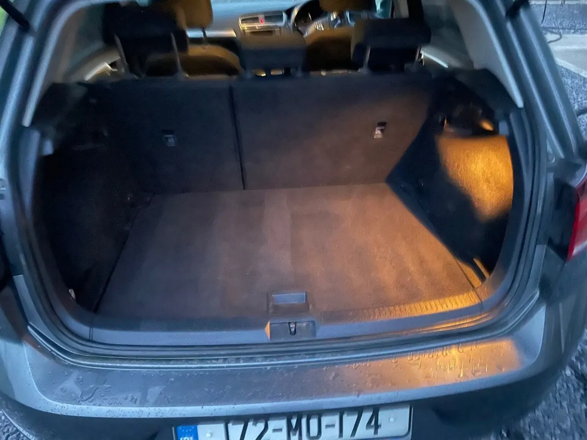 Volkswagen Golf - Image 2