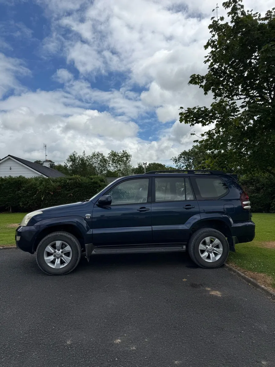 2004 CrewCab Landcruiser - Image 2