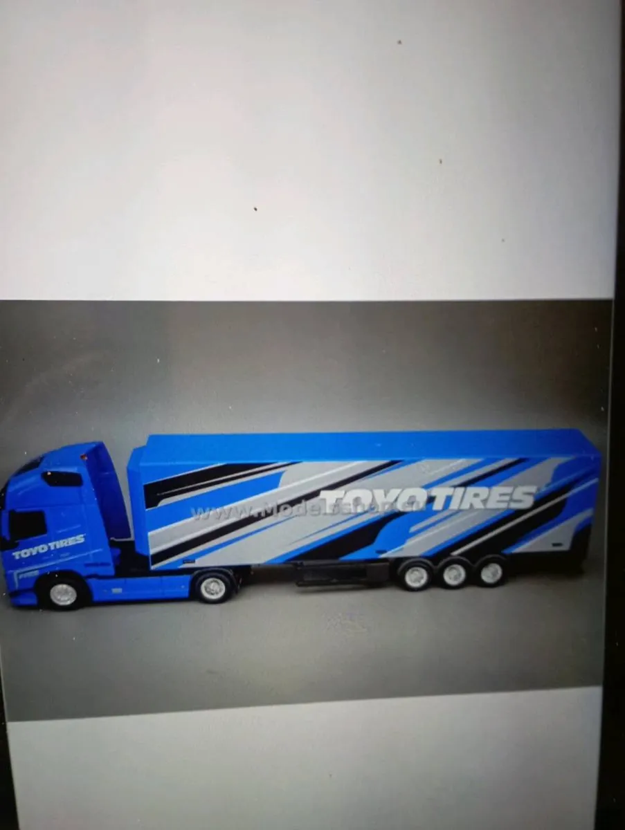 BbURAGO VIOLVO GLOBETROTTER  XXL 1-43 SCALE TRUCK - Image 4