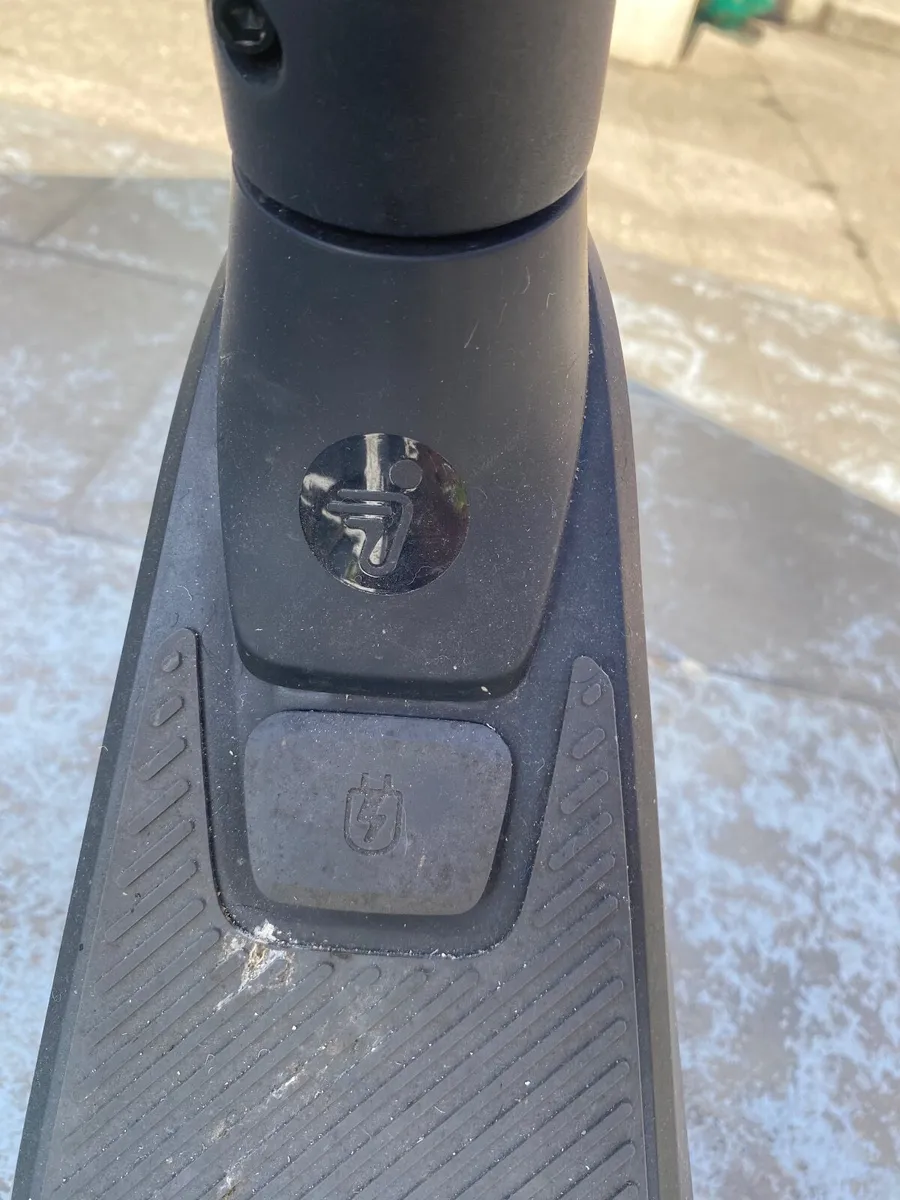Segway ninebot E2 pro electric scooter - Image 3