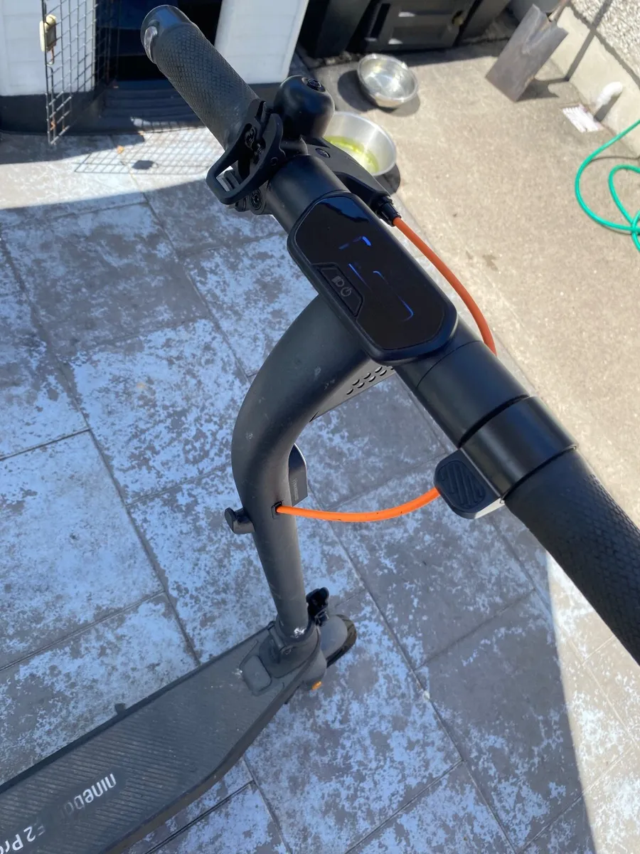 Segway ninebot E2 pro electric scooter - Image 4