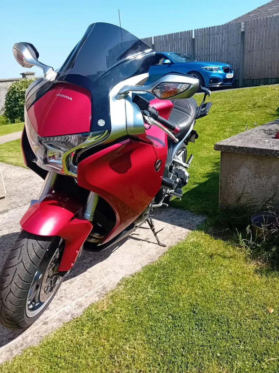 2010 HONDA VFR 1200 - Image 1
