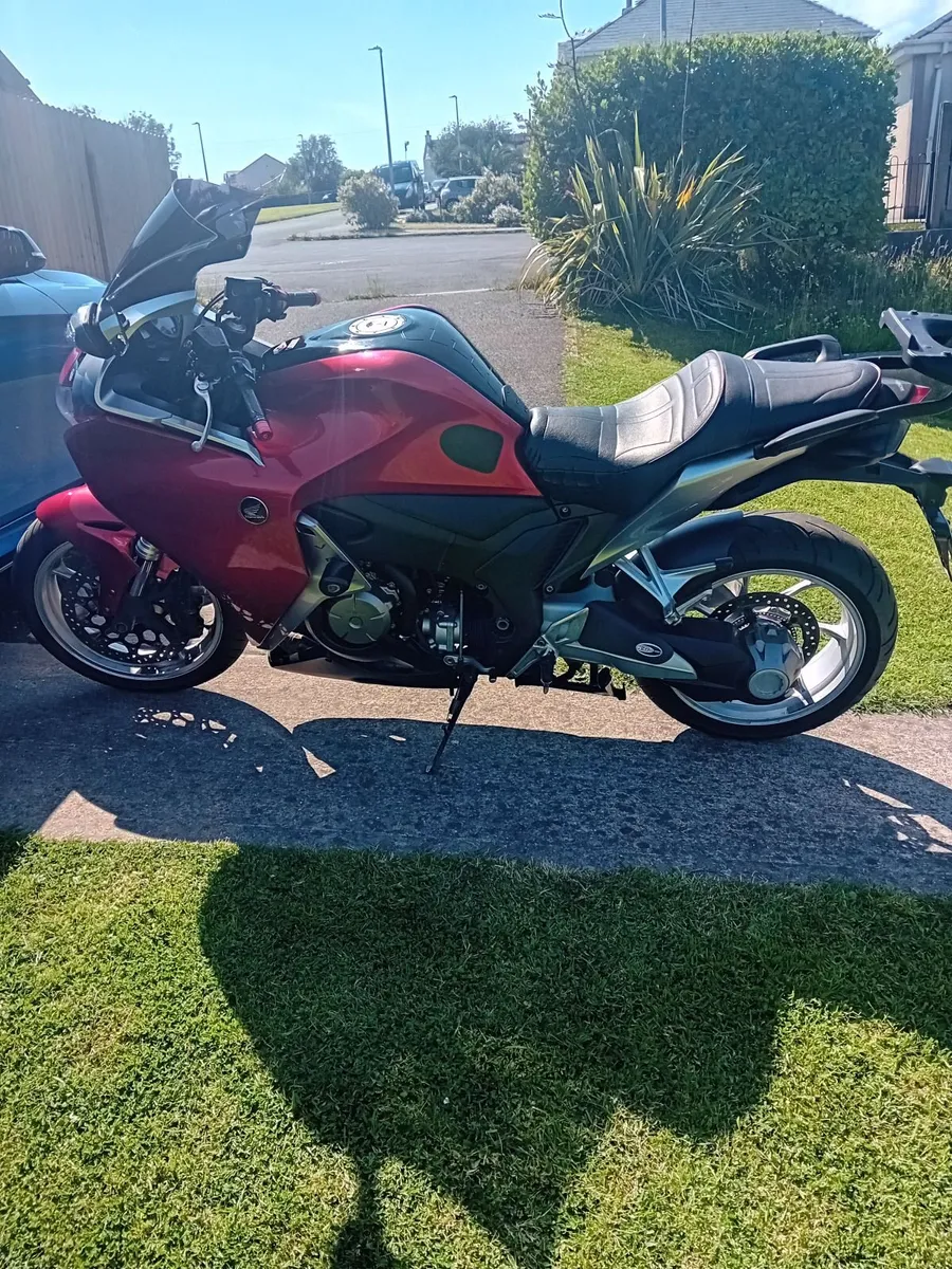 2010 HONDA VFR 1200 - Image 4
