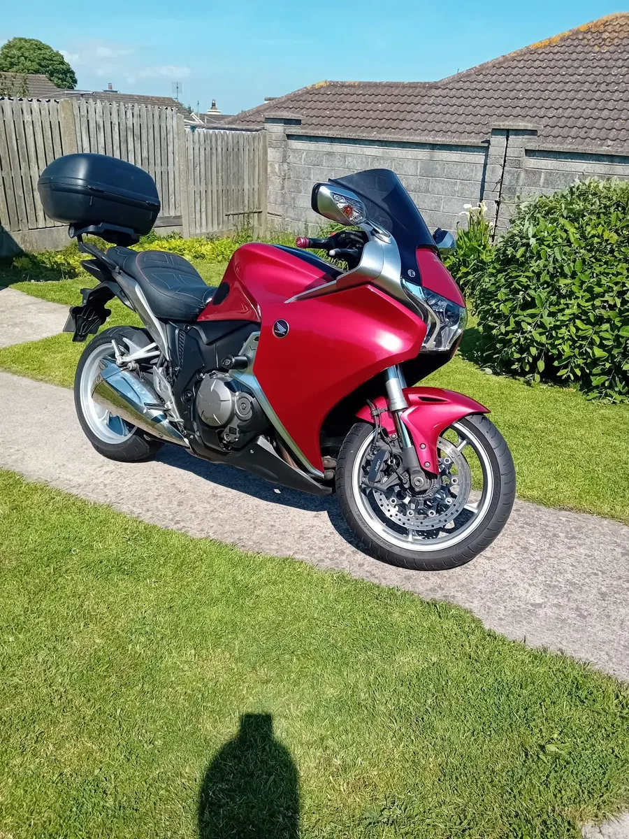 2010 HONDA VFR 1200 - Image 3