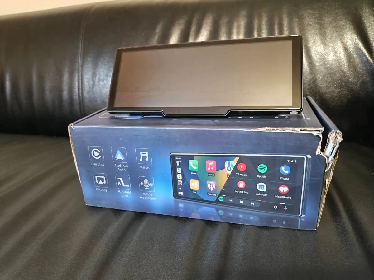 10.26in Carplay AndroidAuto Screen Reverse Camera - Image 3