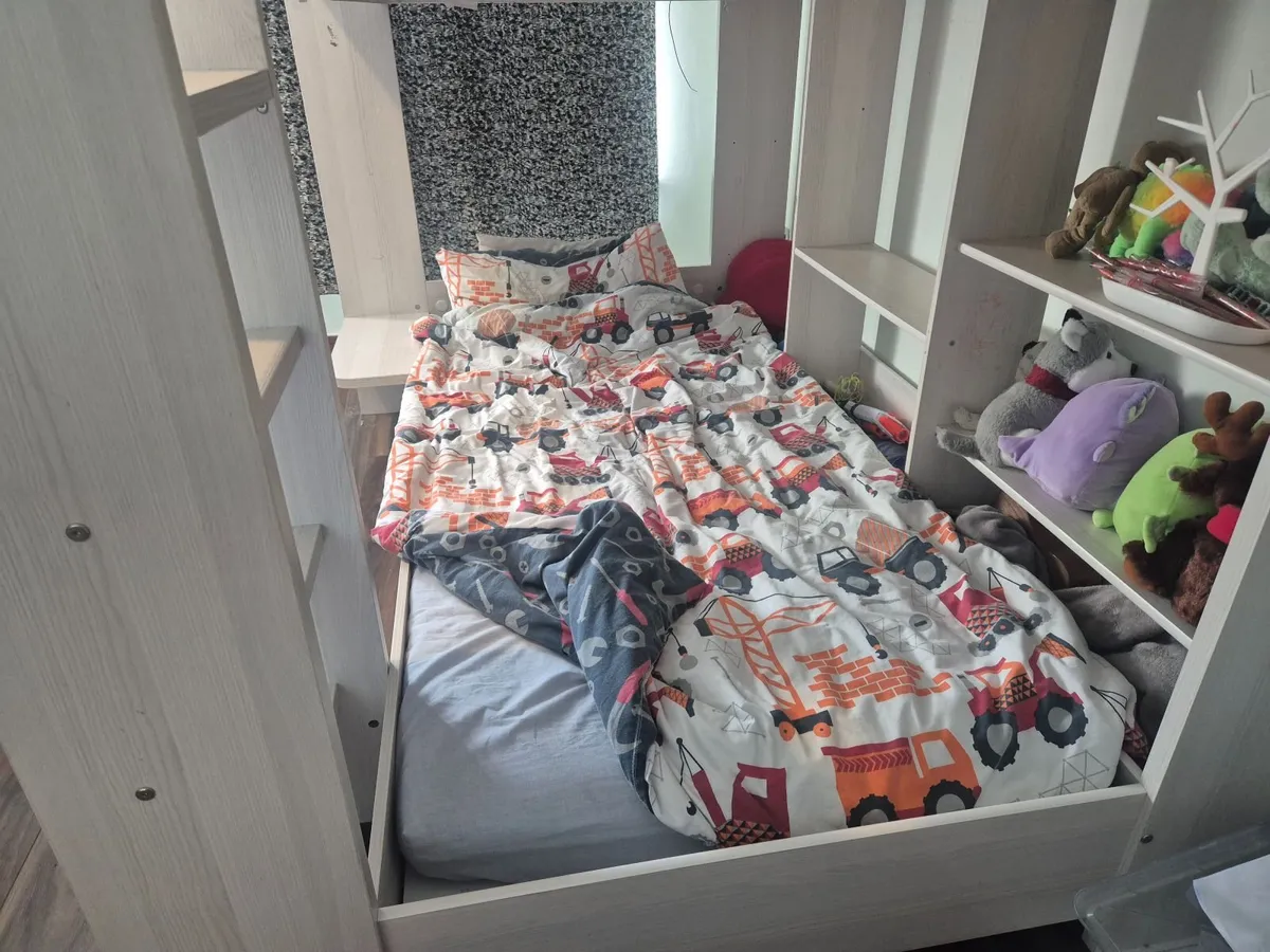 Bunk bed with storage - Image 4