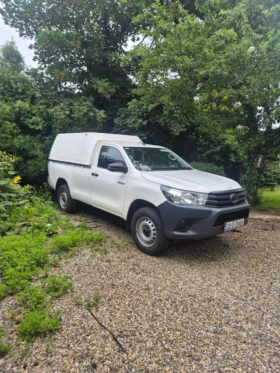 Toyota Hilux 2023 - Image 1