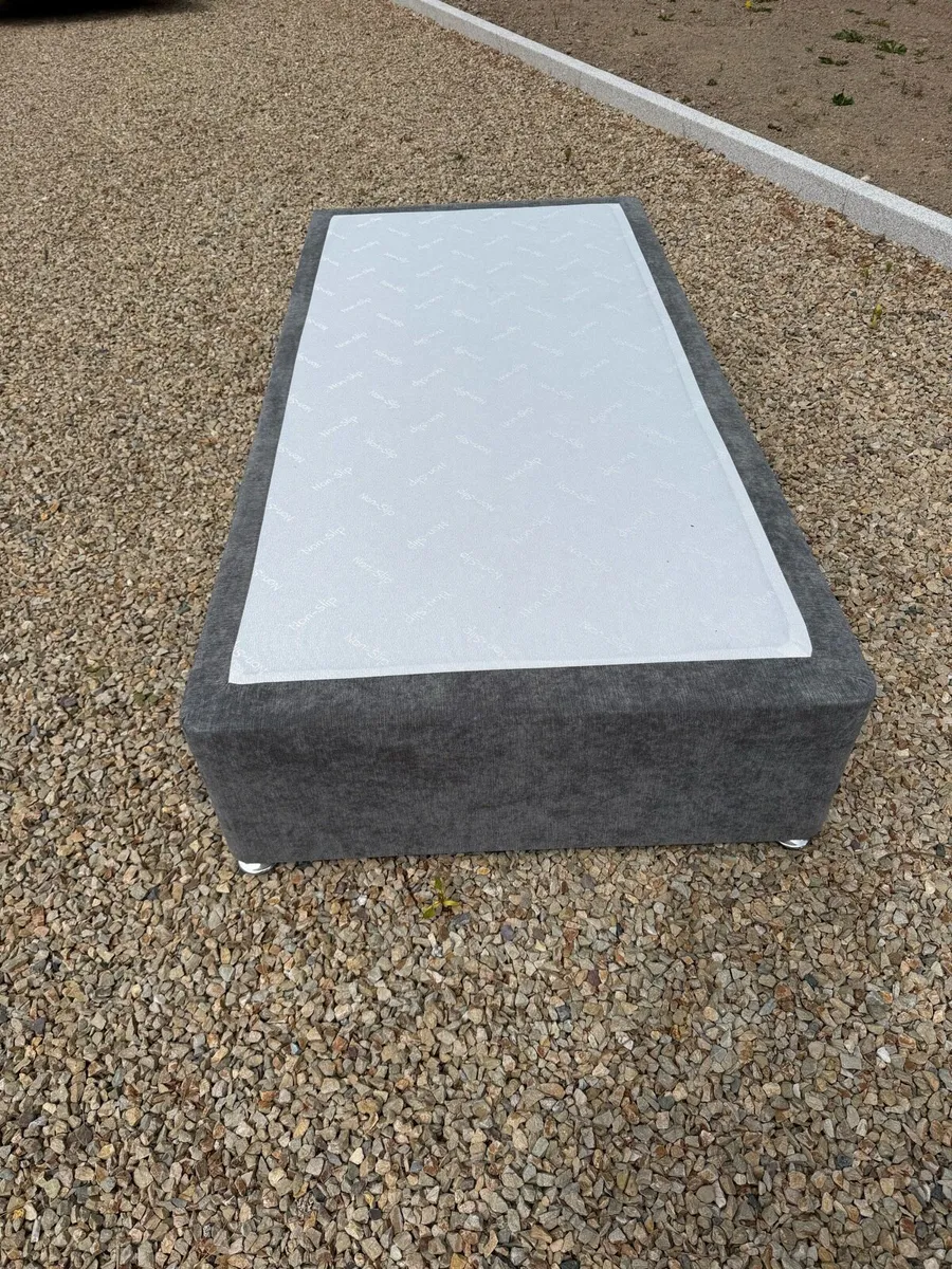 Bed frame and Headboard - Image 2