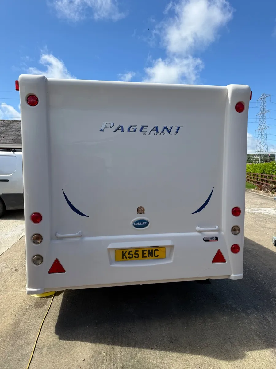 Caravan - Image 4
