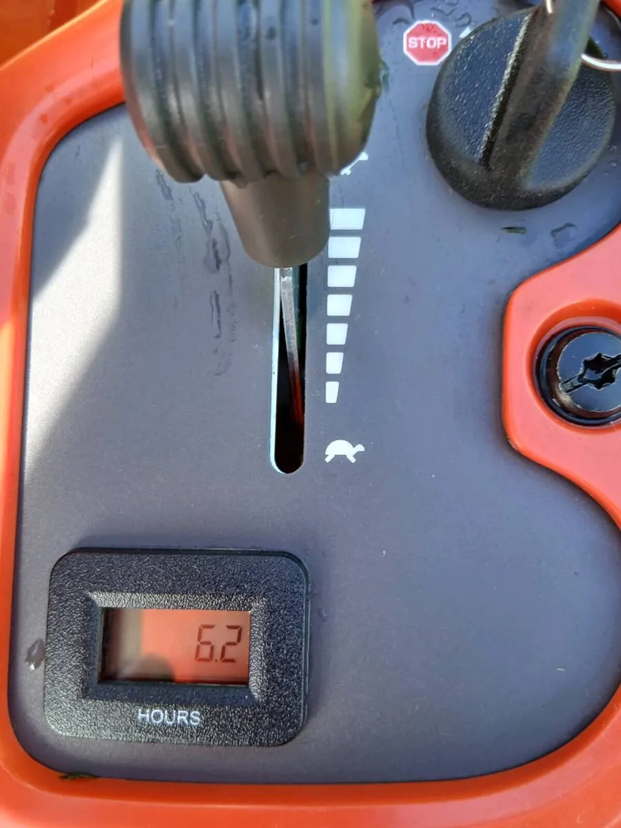 Husqavana R214CT FRONT  DECK  RIDER MOWER - Image 2