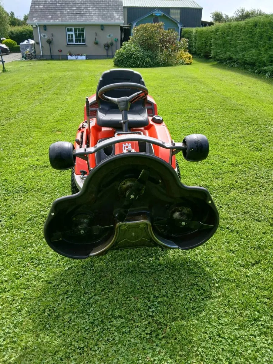 Husqavana R214CT FRONT  DECK  RIDER MOWER - Image 3