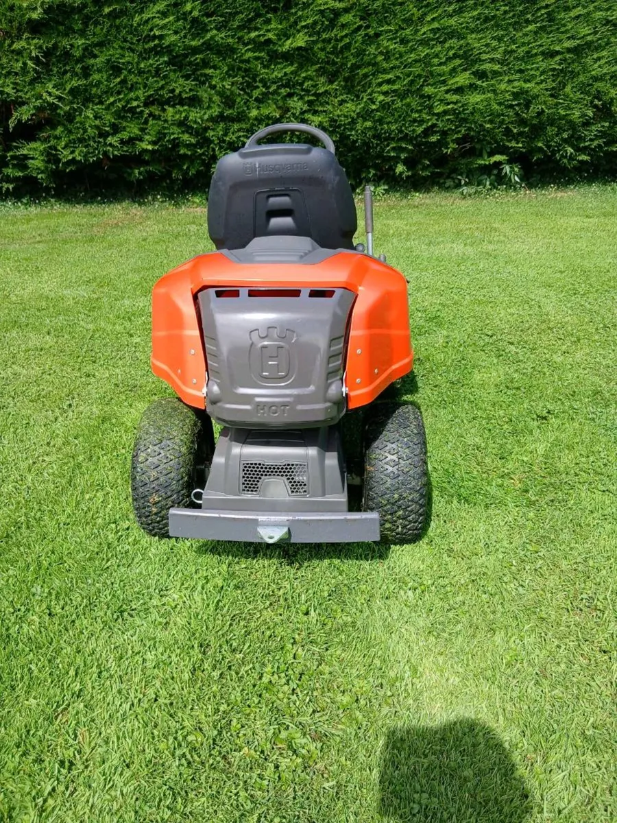 Husqavana R214CT FRONT  DECK  RIDER MOWER - Image 4