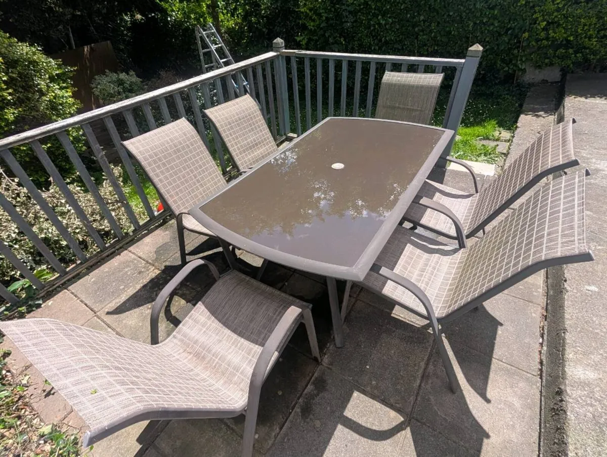 Garden table & chairs - Image 2