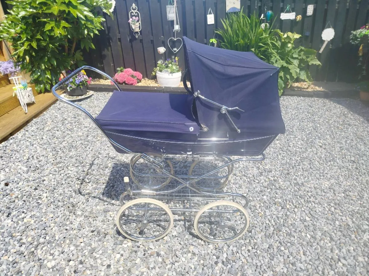 Silver Cross Pram - Image 1
