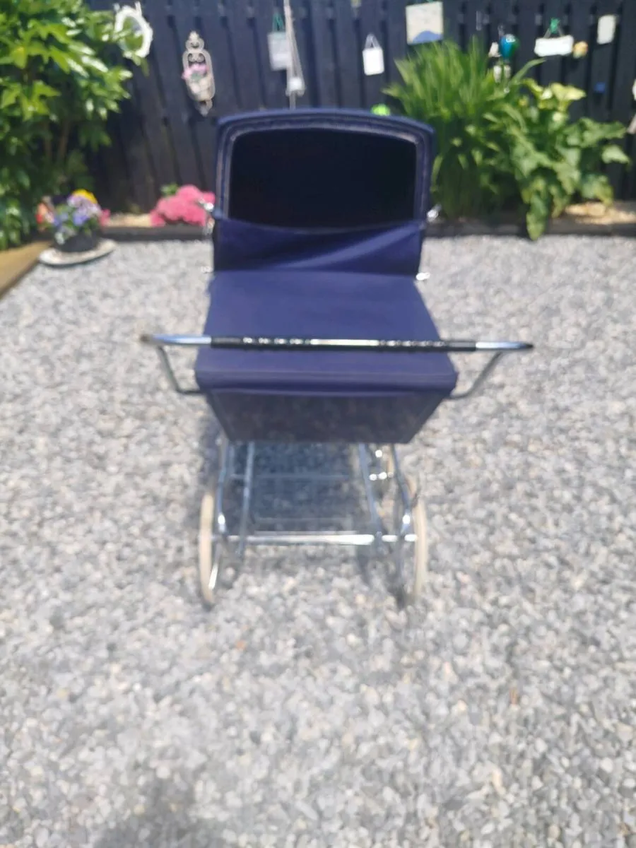 Silver Cross Pram - Image 2
